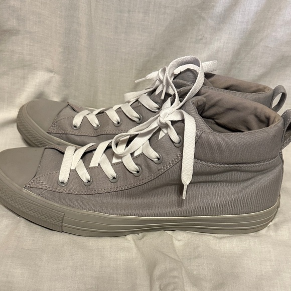 Like New! Gray High-Top Men's Converse Sneakers - Picture 6 of 8